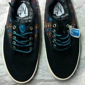 Vans shoes women size 8 - new in box